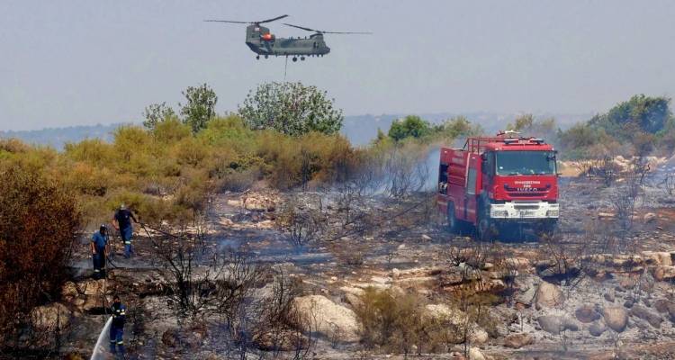 Φωτιά στην Κύπρο: «Συγγνώμη» ζήτησε ο επικεφαλής της Πυροσβεστικής | Στόχος «να μην πάθουμε ό,τι στο Μάτι»