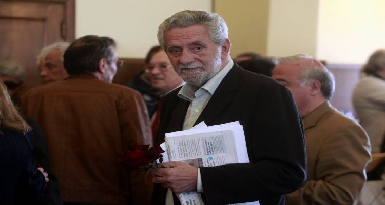 &Omicron; &Theta;&epsilon;ό&delta;&omega;&rho;&omicron;&sigmaf; &Delta;&rho;ί&tau;&sigma;&alpha;&sigmaf; &sigma;&tau;&omicron;&nu; Fm 100: &laquo;&Omicron;&iota; &Lambda;&eta;&mu;&nu;&iota;&omicron;ί &theta;&alpha; &pi;&rho;έ&pi;&epsilon;&iota; &nu;&alpha; &kappa;ά&nu;&omicron;&upsilon;&nu; &mu;&epsilon;&rho;&iota;&kappa;έ&sigmaf; &eta;&mu;έ&rho;&epsilon;&sigmaf; &upsilon;&pi;&omicron;&mu;&omicron;&nu;ή&raquo; (mp3)