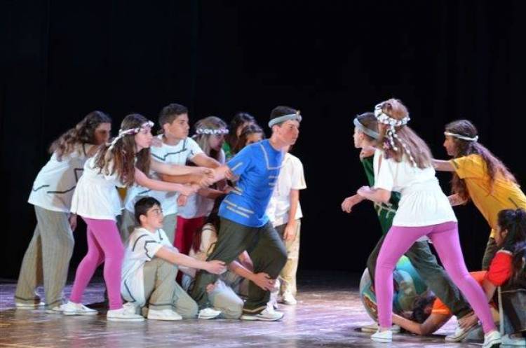 &Sigma;&upsilon;&gamma;&chi;&alpha;&rho;&eta;&tau;ή&rho;&iota;&alpha; &epsilon;&pi;&iota;&sigma;&tau;&omicron;&lambda;ή &alpha;&pi;ό &tau;&omicron; &Sigma;ύ&lambda;&lambda;&omicron;&gamma;&omicron; &Gamma;&omicron;&nu;έ&omega;&nu; &tau;&omicron;&upsilon; &Gamma;&upsilon;&mu;&nu;&alpha;&sigma;ί&omicron;&upsilon; &Lambda;&iota;&beta;&alpha;&delta;&omicron;&chi;&omega;&rho;ί&omicron;&upsilon; &gamma;&iota;&alpha; &tau;&omicron; &pi;&rho;ό&sigma;&phi;&alpha;&tau;&omicron; &tau;&alpha;&xi;ί&delta;&iota; &sigma;&tau;&eta; &Sigma;&iota;&kappa;&epsilon;&lambda;ί&alpha;