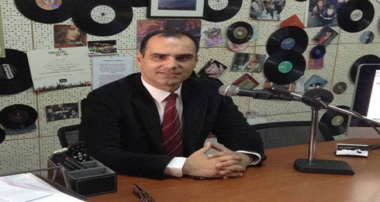 &Omicron; &Theta;. &Lambda;&omicron;ύ&kappa;&alpha;&sigmaf; &xi;&epsilon;&kappa;&alpha;&theta;&alpha;&rho;ί&zeta;&epsilon;&iota;: &laquo;Έ&nu;&alpha; &kappa;&alpha;&iota; &mu;ό&nu;&omicron; &tau;&omicron; &epsilon;&pi;&iota;&beta;&epsilon;&beta;&alpha;&iota;&omega;&mu;έ&nu;&omicron; &kappa;&rho;&omicron;ύ&sigma;&mu;&alpha; &sigma;&tau;&eta; &Lambda;ή&mu;&nu;&omicron;&raquo;