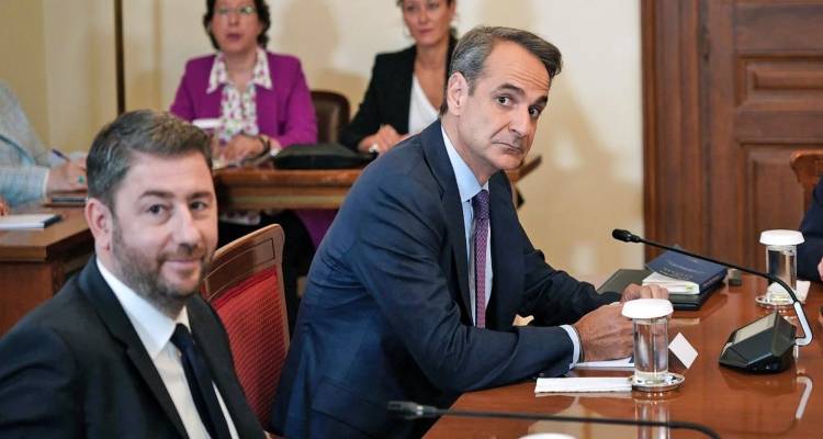 &Sigma;ή&mu;&epsilon;&rho;&alpha; &eta; &sigma;&upsilon;&nu;ά&nu;&tau;&eta;&sigma;&eta; &Mu;&eta;&tau;&sigma;&omicron;&tau;ά&kappa;&eta;-&Alpha;&nu;&delta;&rho;&omicron;&upsilon;&lambda;ά&kappa;&eta;: &Tau;&iota; &theta;&alpha; &laquo;&beta;ά&lambda;&epsilon;&iota; &sigma;&tau;&omicron; &tau;&rho;&alpha;&pi;έ&zeta;&iota;&raquo; &omicron; &pi;&rho;&omega;&theta;&upsilon;&pi;&omicron;&upsilon;&rho;&gamma;ό&sigmaf;
