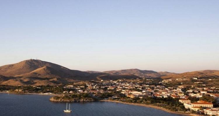 &Tau;&omicron; &alpha;&phi;&iota;έ&rho;&omega;&mu;&alpha; &tau;&omicron;&upsilon; Newsit.gr &sigma;&tau;&eta;&nu;... &laquo;&pi;&rho;&omicron;&kappa;&lambda;&eta;&tau;&iota;&kappa;ά ό&mu;&omicron;&rho;&phi;&eta;&raquo; &Lambda;ή&mu;&nu;&omicron; (photos)