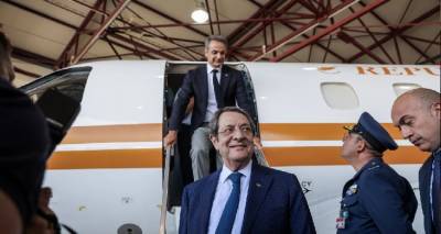&Kappa;ύ&pi;&rho;&omicron;&sigmaf;: Ά&lambda;&lambda;&alpha;&xi;&epsilon; &chi;έ&rho;&iota;&alpha; &pi;&alpha;&rho;&omicron;&upsilon;&sigma;ί&alpha; &Mu;&eta;&tau;&sigma;&omicron;&tau;ά&kappa;&eta; - &Alpha;&nu;&alpha;&sigma;&tau;&alpha;&sigma;&iota;ά&delta;&eta; &tau;&omicron; &kappa;&upsilon;&beta;&epsilon;&rho;&nu;&eta;&tau;&iota;&kappa;ό &alpha;&epsilon;&rho;&omicron;&sigma;&kappa;ά&phi;&omicron;&sigmaf; &pi;&omicron;&upsilon; &delta;&omega;&rho;ί&zeta;&epsilon;&iota; &eta; &Epsilon;&lambda;&lambda;ά&delta;&alpha;