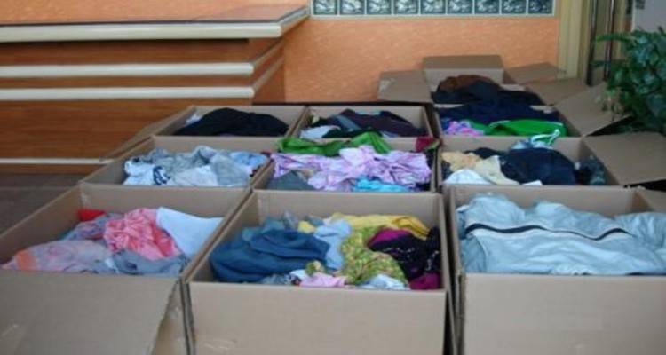 &Eta; &Kappa;&omicron;&iota;&nu;ό&tau;&eta;&tau;&alpha; &Mu;ύ&rho;&iota;&nu;&alpha;&sigmaf; &sigma;&tau;&omicron; &pi;&lambda;&epsilon;&upsilon;&rho;ό &tau;&omicron;&upsilon; &laquo;&Chi;&alpha;&mu;ό&gamma;&epsilon;&lambda;&omicron;&upsilon; &tau;&omicron;&upsilon; &pi;&alpha;&iota;&delta;&iota;&omicron;ύ&raquo; &kappa;&alpha;&iota; &tau;&eta;&sigmaf; &laquo;&Kappa;&iota;&beta;&omega;&tau;&omicron;ύ &tau;&omicron;&upsilon; &Kappa;ό&sigma;&mu;&omicron;&upsilon;&raquo;