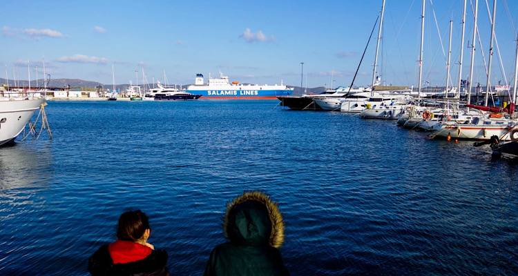 &Lambda;&alpha;ύ&rho;&iota;&omicron;: &Mu;&pi;&lambda;έ&chi;&tau;&eta;&kappa;&alpha;&nu; &omicron;&iota; ά&gamma;&kappa;&upsilon;&rho;&epsilon;&sigmaf; &phi;&omicron;&rho;&tau;&eta;&gamma;&omicron;ύ &pi;&lambda;&omicron;ί&omicron;&upsilon; &kappa;&alpha;&iota; &kappa;&rho;&omicron;&upsilon;&alpha;&zeta;&iota;&epsilon;&rho;ό&pi;&lambda;&omicron;&iota;&omicron;&upsilon;