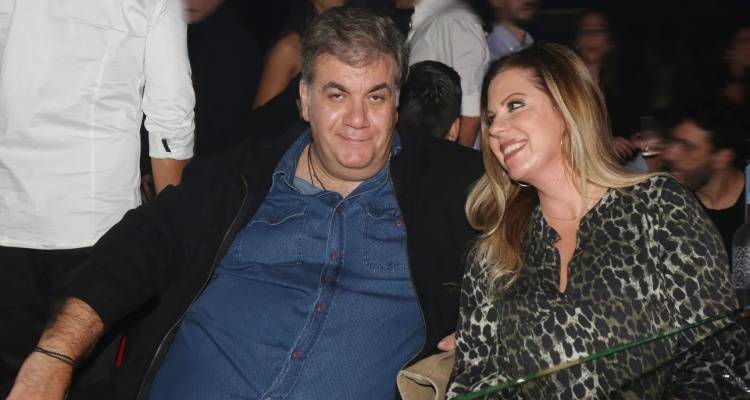 &Delta;&eta;&mu;ή&tau;&rho;&eta;&sigmaf; &Sigma;&tau;&alpha;&rho;ό&beta;&alpha;&sigmaf;: &laquo;&Epsilon;&pi;&iota;&kappa;&omicron;&iota;&nu;&omega;&nu;&epsilon;ί, &alpha;&lambda;&lambda;ά &delta;&epsilon;&nu; &mu;&iota;&lambda;ά&epsilon;&iota;&raquo;, &lambda;έ&epsilon;&iota; &eta; &sigma;ύ&nu;&tau;&rho;&omicron;&phi;ό&sigmaf; &tau;&omicron;&upsilon; | &Sigma;&epsilon; &sigma;&omicron;&kappa; &Zeta;&omicron;&upsilon;&gamma;&alpha;&nu;έ&lambda;&eta;&sigmaf;, &Alpha;&rho;&nu;&alpha;&omicron;ύ&tau;&omicron;&gamma;&lambda;&omicron;&upsilon;