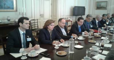 Διατήρηση του μειωμένου ΦΠΑ στα νησιά ζήτησε η Καλογήρου στη σύσκεψη για το προσφυγικό της Χίου