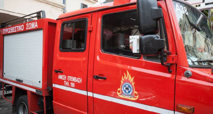 Φωτιά στη έξοδο της Μύρινας