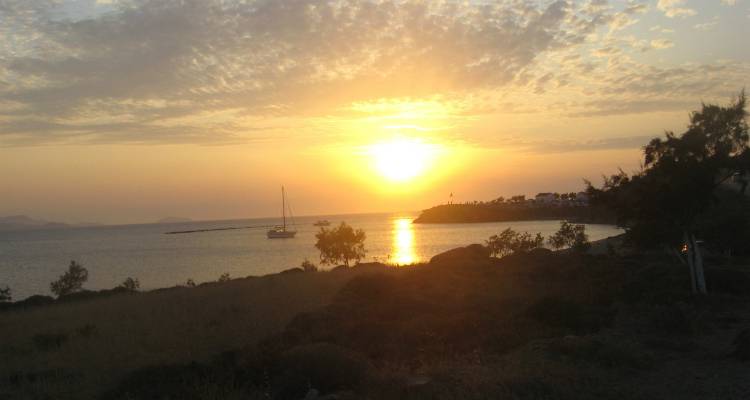 &Phi;&omega;&tau;&omicron;&gamma;&rho;&alpha;&phi;ί&alpha;: Greece.com/midi_vlasis