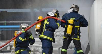 &Nu;έ&alpha; ά&sigma;&kappa;&eta;&sigma;&eta; &gamma;&iota;&alpha; &tau;&eta;&nu; &Pi;.&Upsilon; &Lambda;ή&mu;&nu;&omicron;&upsilon;: &laquo;&Phi;&omega;&tau;&iota;ά &sigma;&epsilon; &delta;&epsilon;&xi;&alpha;&mu;&epsilon;&nu;ή &tau;&eta;&sigmaf; &Delta;&Epsilon;&Eta;&raquo;