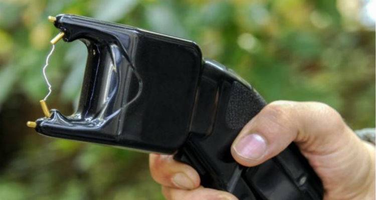 &Iota;&alpha;&pi;&omega;&nu;ί&alpha;: &Sigma;&upsilon;&nu;έ&lambda;&alpha;&beta;&alpha;&nu; 45&chi;&rho;&omicron;&nu;&omicron; &pi;&omicron;&upsilon; &tau;&iota;&mu;&omega;&rho;&omicron;ύ&sigma;&epsilon; &mu;&epsilon;... &eta;&lambda;&epsilon;&kappa;&tau;&rho;&omicron;&sigma;ό&kappa; &tau;&alpha; &pi;&alpha;&iota;&delta;&iota;ά &tau;&omicron;&upsilon; ό&tau;&alpha;&nu; &laquo;&pi;&alpha;&rho;έ&beta;&alpha;&iota;&nu;&alpha;&nu; &tau;&omicron;&upsilon;&sigmaf; &kappa;&alpha;&nu;ό&nu;&epsilon;&sigmaf;&raquo;