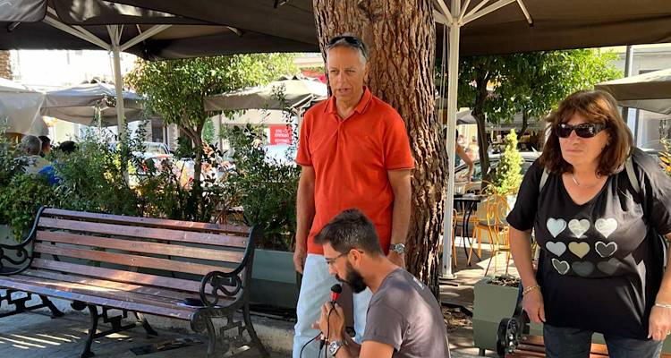 &Nu;έ&alpha; &alpha;&pi;ά&nu;&tau;&eta;&sigma;&eta; &tau;&eta;&sigmaf; &Lambda;&alpha;ϊ&kappa;ή&sigmaf; &Sigma;&upsilon;&sigma;&pi;&epsilon;ί&rho;&omega;&sigma;&eta;&sigmaf; &sigma;&tau;&eta; &Delta;&eta;&mu;&omicron;&tau;&iota;&kappa;ή &Alpha;&rho;&chi;ή &Lambda;ή&mu;&nu;&omicron;&upsilon;: &laquo;&Lambda;&epsilon;&iota;&tau;&omicron;&upsilon;&rho;&gamma;&epsilon;ί&tau;&epsilon; &omega;&sigmaf; &mu;&alpha;&kappa;&rho;ύ &chi;έ&rho;&iota; &tau;&eta;&sigmaf; &kappa;&upsilon;&beta;έ&rho;&nu;&eta;&sigma;&eta;&sigmaf;&raquo;