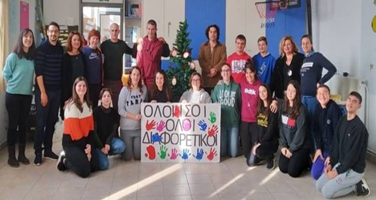 &laquo;&Tau;&omicron; &Gamma;&upsilon;&mu;&nu;ά&sigma;&iota;&omicron; &Lambda;&iota;&beta;&alpha;&delta;&omicron;&chi;&omega;&rho;ί&omicron;&upsilon; &sigma;&upsilon;&nu;&alpha;&nu;&tau;ά &tau;&omicron; &Epsilon;.&Epsilon;.&Epsilon;.&Epsilon;.&Kappa; &Rho;&epsilon;&pi;&alpha;&nu;&iota;&delta;ί&omicron;&upsilon;&raquo;