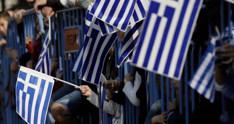 Γρίφος η 28η Οκτωβρίου: Οι προτάσεις των ειδικών για τις παρελάσεις, πώς θα ληφθούν οι αποφάσεις