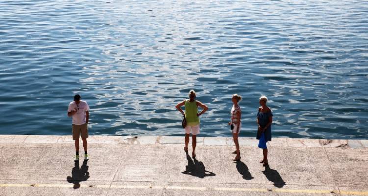 &Epsilon;&lambda;&pi;ί&delta;&epsilon;&sigmaf; &sigma;&tau;&omicron;&nu; &omicron;&delta;&iota;&kappa;ό &tau;&omicron;&upsilon;&rho;&iota;&sigma;&mu;ό | &Tau;&iota; &alpha;&phi;ή&nu;&omicron;&upsilon;&nu; &omicron;&iota; &Sigma;έ&rho;&beta;&omicron;&iota; &kappa;&alpha;&iota; &omicron;&iota; &Rho;&omicron;&upsilon;&mu;ά&nu;&omicron;&iota;, &mu;ά&chi;&eta; &mu;&epsilon; &tau;&eta;&nu; &Tau;&omicron;&upsilon;&rho;&kappa;ί&alpha; &gamma;&iota;&alpha; &tau;&omicron;&upsilon;&sigmaf; &Gamma;&epsilon;&rho;&mu;&alpha;&nu;&omicron;ύ&sigmaf; &tau;&omicron;&upsilon;&rho;ί&sigma;&tau;&epsilon;&sigmaf;