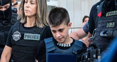 Ξεκίνησε η μεταγωγή της Ειρήνης Μουρτζούκου από τη ΓΑΔΑ στην Πάτρα | Αντίστροφη μέτρηση για την απολογία της