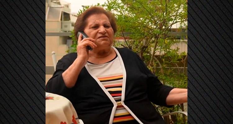 «Τι είναι φαγητό ή ανταύγειες να τα βάλω σε αλουμινόχαρτο;» - Το νέο βίντεο της «κυρίας Χρυσούλας» για τις απάτες με την... αυξημένη ραδιενέργεια