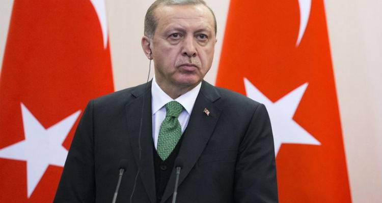 &Alpha;&chi;&alpha;&lambda;ί&nu;&omega;&tau;&omicron;&sigmaf; &omicron; &Epsilon;&rho;&nu;&tau;&omicron;&gamma;ά&nu; &beta;&rho;ί&zeta;&epsilon;&iota; &tau;&iota;&sigmaf; &Eta;&Pi;&Alpha; &kappa;&alpha;&iota; &alpha;&pi;&epsilon;&iota;&lambda;&epsilon;ί &tau;&omicron;&upsilon;&sigmaf; &Kappa;&omicron;ύ&rho;&delta;&omicron;&upsilon;&sigmaf;: O&iota; &lambda;&eta;&sigma;&tau;έ&sigmaf; &epsilon;ί&nu;&alpha;&iota; &alpha;&kappa;ό&mu;&alpha; &mu;έ&sigma;&alpha; &sigma;&tau;&omicron; &sigma;&pi;ί&tau;&iota; &mu;&alpha;&sigmaf;