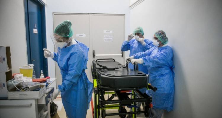 &Kappa;&omicron;&rho;&omega;&nu;&omicron;ϊό&sigmaf;: 10 &nu;έ&alpha; &kappa;&rho;&omicron;ύ&sigma;&mu;&alpha;&tau;&alpha; &sigma;&tau;&eta; &chi;ώ&rho;&alpha; | &Kappa;&alpha;&nu;έ&nu;&alpha;&sigmaf; &nu;έ&omicron;&sigmaf; &theta;ά&nu;&alpha;&tau;&omicron;&sigmaf;