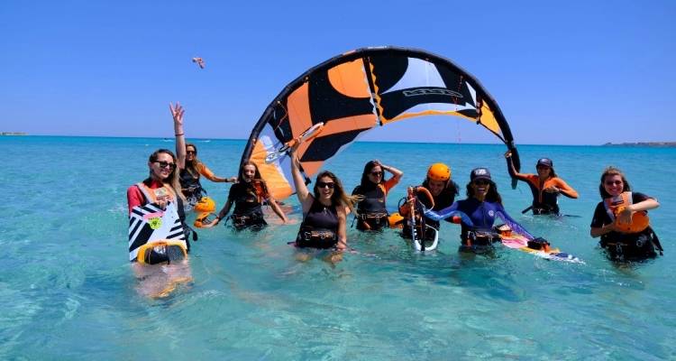 Στη Λήμνο το απόλυτο surf camp για γυναίκες στην Ελλάδα