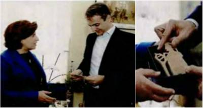 &Omicron; &Kappa;&upsilon;&rho;&iota;ά&kappa;&omicron;&sigmaf; &Mu;&eta;&tau;&sigma;&omicron;&tau;ά&kappa;&eta;&sigmaf; &pi;&alpha;&rho;έ&lambda;&alpha;&beta;&epsilon; &delta;ώ&rho;&omicron; &alpha;&pi;ό &tau;&eta; &Mu;ύ&rho;&iota;&nu;&alpha; &tau;&omicron;&upsilon; 6&omicron;&upsilon; &alpha;&iota;. &pi;.&Chi;. &pi;&omicron;&upsilon; &pi;&rho;&omicron;&omicron;&rho;&iota;&zeta;ό&tau;&alpha;&nu; &gamma;&iota;&alpha; &tau;&omicron;&nu; &Omicron;&mu;&pi;ά&mu;&alpha;!