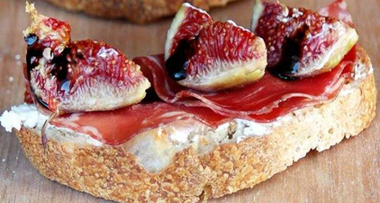 Μπρουσκέτα με σύκα και προσούτο