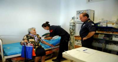 Στον Άγιο Ευστράτιο ο «Προμηθέας» του Πολεμικού Ναυτικού με γιατρούς