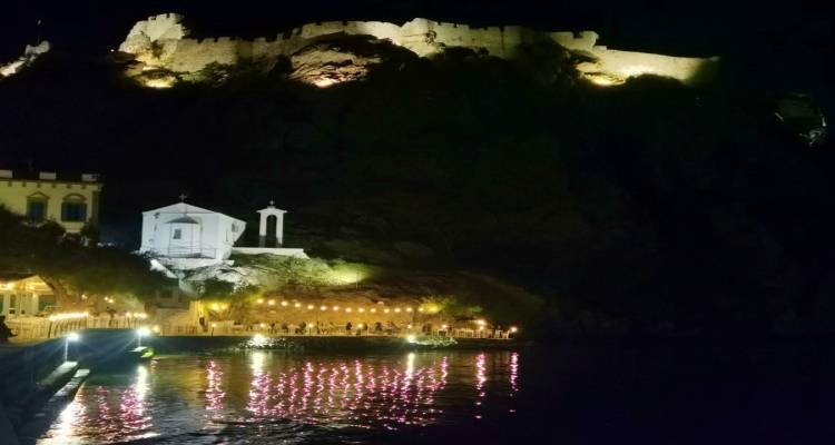 &Kappa;ά&sigma;&tau;&rho;&omicron; &Mu;ύ&rho;&iota;&nu;&alpha;&sigmaf;: &Mu;&iota;&kappa;&rho;ή&sigmaf; έ&kappa;&tau;&alpha;&sigma;&eta;&sigmaf; &pi;&upsilon;&rho;&kappa;&alpha;&gamma;&iota;ά &kappa;&omicron;&nu;&tau;ά &sigma;&tau;&eta;&nu; &Alpha;&gamma;ί&alpha; &Pi;&alpha;&rho;&alpha;&sigma;&kappa;&epsilon;&upsilon;ή | Ά&mu;&epsilon;&sigma;&eta; &epsilon;&pi;έ&mu;&beta;&alpha;&sigma;&eta; &tau;&eta;&sigmaf; &Pi;&upsilon;&rho;&omicron;&sigma;&beta;&epsilon;&sigma;&tau;&iota;&kappa;ή&sigmaf;