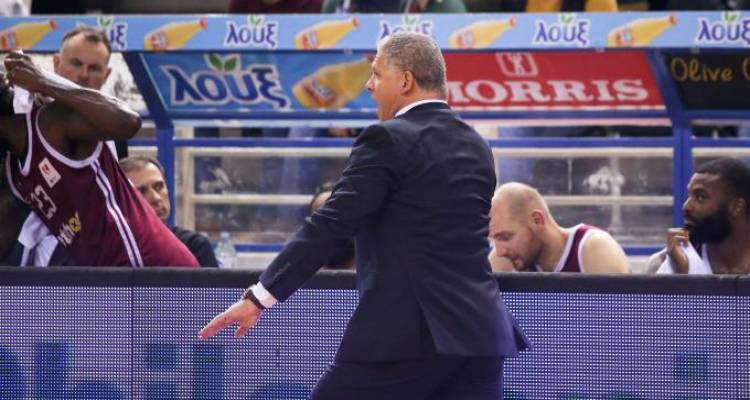 Μανωλόπουλος: «Όταν παίζεις τέτοια άμυνα δεν γίνεται να μιλάμε για την επίθεση»