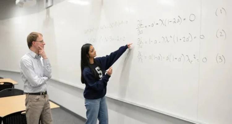 Αμερικανή φοιτήτρια λύνει μαθηματικό πρόβλημα 100 ετών για να ξεκλειδώσει την πραγματική ισχύ των ανεμογεννητριών