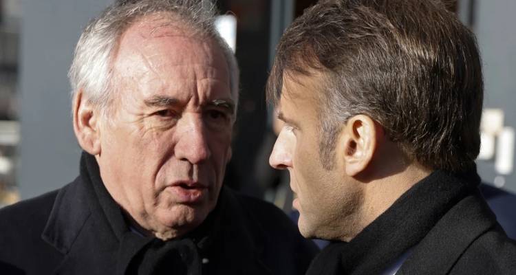 Η Γαλλία ενώπιον πολιτικής κρίσης: Η εκστρατεία «αστραπή» του Μπαϊρού για ψήφο εμπιστοσύνης και το δίλημμα του Μακρόν