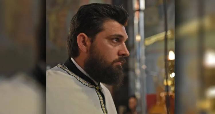 &Kappa;ά&tau;&omega; &Pi;&alpha;&tau;ή&sigma;&iota;&alpha;: Έ&rho;&chi;&epsilon;&tau;&alpha;&iota; &kappa;&alpha;&iota; &nu;έ&alpha; &kappa;&alpha;&tau;&alpha;&gamma;&gamma;&epsilon;&lambda;ί&alpha; &gamma;&iota;&alpha; &tau;&omicron;&nu; &iota;&epsilon;&rho;έ&alpha; - &Eta; &laquo;&delta;&rho;ά&sigma;&eta;&raquo; &tau;&omicron;&upsilon; &kappa;&alpha;&iota; &omicron; &epsilon;&phi;&iota;ά&lambda;&tau;&eta;&sigmaf; &tau;&eta;&sigmaf; 17&chi;&rho;&omicron;&nu;&eta;&sigmaf;