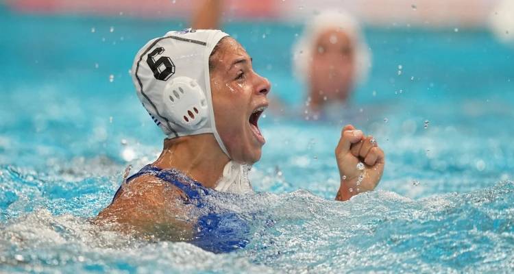 Κορίτσια από χρυσάφι: Πρωταθλήτρια κόσμου η Ελλάδα στο πόλο, κέρδισε την Ουγγαρία 12-9 στον μεγάλο τελικό