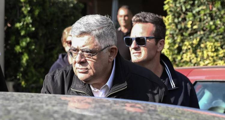 Έ&phi;&epsilon;&sigma;&eta; &kappa;&alpha;&tau;ά &tau;&omicron;&upsilon; &beta;&omicron;&upsilon;&lambda;&epsilon;ύ&mu;&alpha;&tau;&omicron;&sigmaf; &gamma;&iota;&alpha; &tau;&eta;&nu; &alpha;&pi;&omicron;&phi;&upsilon;&lambda;ά&kappa;&iota;&sigma;&eta; &tau;&omicron;&upsilon; &Nu;ί&kappa;&omicron;&upsilon; &Mu;&iota;&chi;&alpha;&lambda;&omicron;&lambda;&iota;ά&kappa;&omicron;&upsilon;
