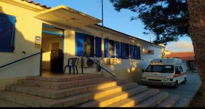 Ά&gamma;&iota;&omicron;&sigmaf; &Epsilon;&upsilon;&sigma;&tau;&rho;ά&tau;&iota;&omicron;&sigmaf;: &Nu;&omicron;&sigma;&eta;&lambda;&epsilon;&upsilon;&tau;ή &alpha;&pi;&omicron;&kappa;&tau;ά &tau;&omicron; &Iota;&alpha;&tau;&rho;&epsilon;ί&omicron; &tau;&omicron;&upsilon; &nu;&eta;&sigma;&iota;&omicron;ύ