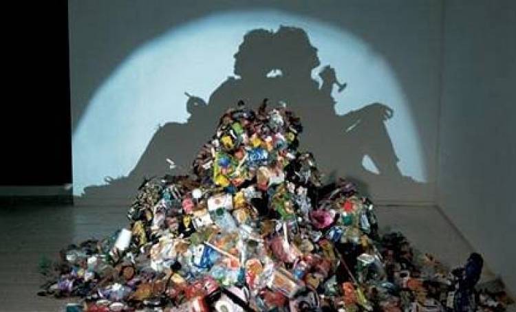 &Tau;&alpha; &beta;&epsilon;&lambda;&alpha;&nu;ί&delta;&iota;&alpha; &kappa;&alpha;&iota; &tau;&alpha; &sigma;&kappa;&omicron;&upsilon;&pi;ί&delta;&iota;&alpha;