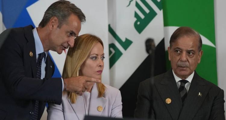 &Omicron; &rho;ό&lambda;&omicron;&sigmaf; &tau;&eta;&sigmaf; &Epsilon;&lambda;&lambda;ά&delta;&alpha;&sigmaf; &sigma;&tau;&eta;&nu; &alpha;&nu;&omicron;&iota;&kappa;&omicron;&delta;ό&mu;&eta;&sigma;&eta; &tau;&eta;&sigmaf; &Gamma;ά&zeta;&alpha;&sigmaf;, &omicron;&iota; &kappa;&iota;&nu;ή&sigma;&epsilon;&iota;&sigmaf; &tau;&eta;&sigmaf; &Alpha;&theta;ή&nu;&alpha;&sigmaf; &sigma;&tau;&eta; &nu;έ&alpha; &sigma;&kappa;&alpha;&kappa;&iota;έ&rho;&alpha; &tau;&eta;&sigmaf; &Mu;. &Alpha;&nu;&alpha;&tau;&omicron;&lambda;ή&sigmaf;