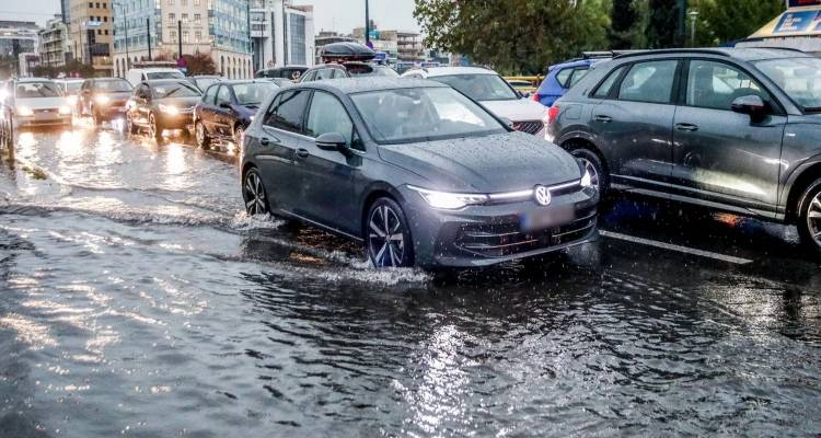 &Beta;ί&nu;&tau;&epsilon;&omicron; &alpha;&pi;ό &tau;&eta;&nu; &kappa;&alpha;&kappa;&omicron;&kappa;&alpha;&iota;&rho;ί&alpha;: &Sigma;&phi;&upsilon;&rho;&omicron;&kappa;&omicron;&pi;ά &tau;&eta;&nu; &Alpha;&tau;&tau;&iota;&kappa;ή &eta; Adel, &phi;&omicron;ύ&sigma;&kappa;&omega;&sigma;&epsilon; &omicron; &Kappa;&eta;&phi;&iota;&sigma;ό&sigmaf;, &kappa;&lambda;&epsilon;&iota;&sigma;&tau;ά &sigma;&chi;&omicron;&lambda;&epsilon;ί&alpha; -&Pi;&omicron;ύ &kappa;&iota;&nu;&epsilon;ί&tau;&alpha;&iota; &tau;&omicron; &mu;έ&tau;&omega;&pi;&omicron;
