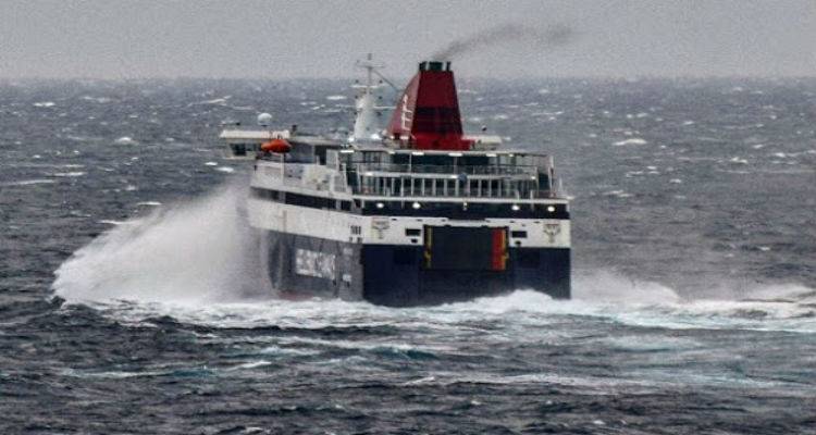 &Delta;&epsilon;&mu;έ&nu;&alpha; &sigma;&tau;&alpha; &lambda;&iota;&mu;ά&nu;&iota; &laquo;&Pi;ή&gamma;&alpha;&sigma;&omicron;&sigmaf;&raquo; &kappa;&alpha;&iota; &laquo;&Mu;ύ&kappa;&omicron;&nu;&omicron;&sigmaf;&raquo;