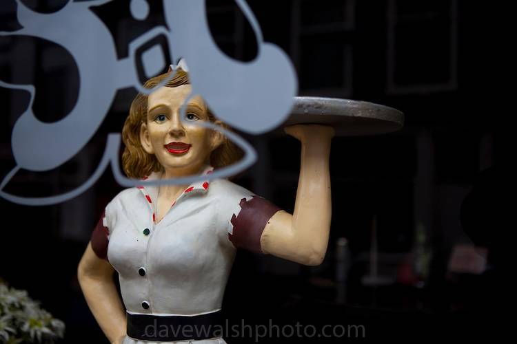 &Eta; &beta;&omicron;&lambda;&epsilon;&mu;έ&nu;&eta; &sigma;&epsilon;&rho;&beta;&iota;&tau;ό&rho;&alpha;