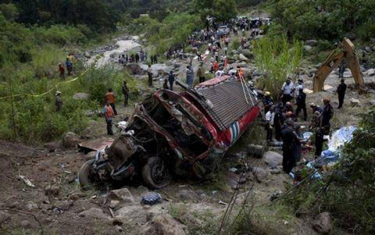 Γουατεμάλα: Στους 43 οι νεκροί από την πτώση λεωφορείου σε χαράδρα