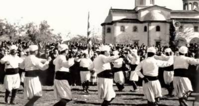 &Omicron; &Kappa;&epsilon;&chi;&alpha;&gamma;&iota;ά&sigmaf; &tau;&eta;&sigmaf; &Lambda;ή&mu;&nu;&omicron;&upsilon; &sigma;&tau;&omicron; YouTube