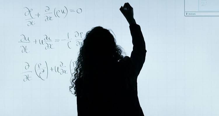 Mαθήτριες λυκείου έλυσαν μαθηματικό γρίφο που θεωρούνταν αδύνατος εδώ και 2.000 χρόνια