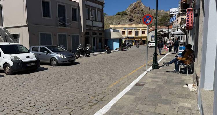 &Lambda;&iota;&mu;ά&nu;&iota; &Mu;ύ&rho;&nu;&alpha;&sigmaf;: Έ&phi;&upsilon;&gamma;&alpha;&nu; &tau;&alpha; &kappa;&omicron;&lambda;&omega;&nu;ά&kappa;&iota;&alpha;, &xi;&epsilon;&kappa;ί&nu;&eta;&sigma;&alpha;&nu; &tau;&alpha; &pi;&rho;&omicron;&beta;&lambda;ή&mu;&alpha;&tau;&alpha;