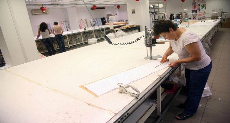 &Epsilon;&pi;&iota;&delta;&epsilon;ί&nu;&omega;&sigma;&eta; &tau;&eta;&sigmaf; &omicron;&iota;&kappa;&omicron;&nu;&omicron;&mu;ί&alpha;&sigmaf; &delta;&epsilon;ί&chi;&nu;&epsilon;&iota; &omicron; &kappa;&lambda;ά&delta;&omicron;&sigmaf; &tau;&eta;&sigmaf; &mu;&epsilon;&tau;&alpha;&pi;&omicron;ί&eta;&sigma;&eta;&sigmaf;