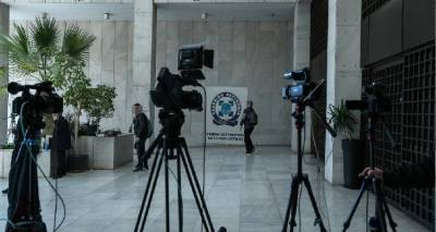 &Beta;&rho;έ&theta;&eta;&kappa;&alpha;&nu; &alpha;&pi;&epsilon;&upsilon;&theta;&epsilon;ί&alpha;&sigmaf; &chi;&rho;ή&mu;&alpha;&tau;&alpha; &beta;&iota;&alpha;&sigma;&tau;ώ&nu; &sigma;&tau;&omicron;&nu; &lambda;&omicron;&gamma;&alpha;&rho;&iota;&alpha;&sigma;&mu;ό &tau;&eta;&sigmaf; &mu;&eta;&tau;έ&rho;&alpha;&sigmaf; | &Sigma;&tau;&omicron;&iota;&chi;&epsilon;ί&alpha; &sigma;&omicron;&kappa; &sigma;&tau;&eta; &delta;&iota;&kappa;&omicron;&gamma;&rho;&alpha;&phi;ί&alpha;, έ&rho;&chi;&omicron;&nu;&tau;&alpha;&iota; &nu;έ&epsilon;&sigmaf; &sigma;&upsilon;&lambda;&lambda;ή&psi;&epsilon;&iota;&sigmaf;