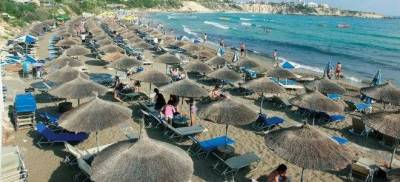 Ενοικιαστήριο σε όλες τις πλαζ - Τις παίρνουν οι δήμοι και τις δίνουν σε ιδιώτες