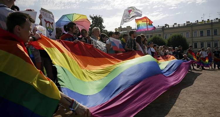 Ρωσία: Πρόσθεσε τους ΛΟΑΤΚΙ στον κατάλογο με τους εξτρεμιστές και τους τρομοκράτες