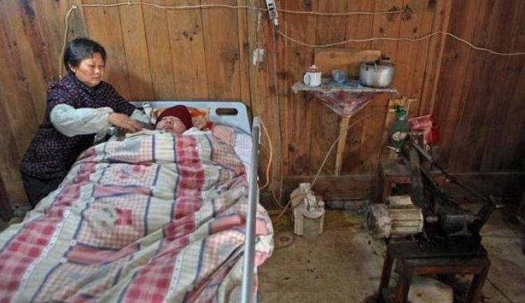 Κρατούν στα χέρια τους τη ζωή του παιδιού τους