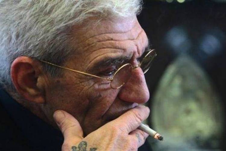 &Tau;&alpha; &delta;&iota;&kappa;&alpha;&iota;ώ&mu;&alpha;&tau;&alpha; &tau;&omega;&nu; &kappa;&alpha;&pi;&nu;&iota;&sigma;&tau;ώ&nu;